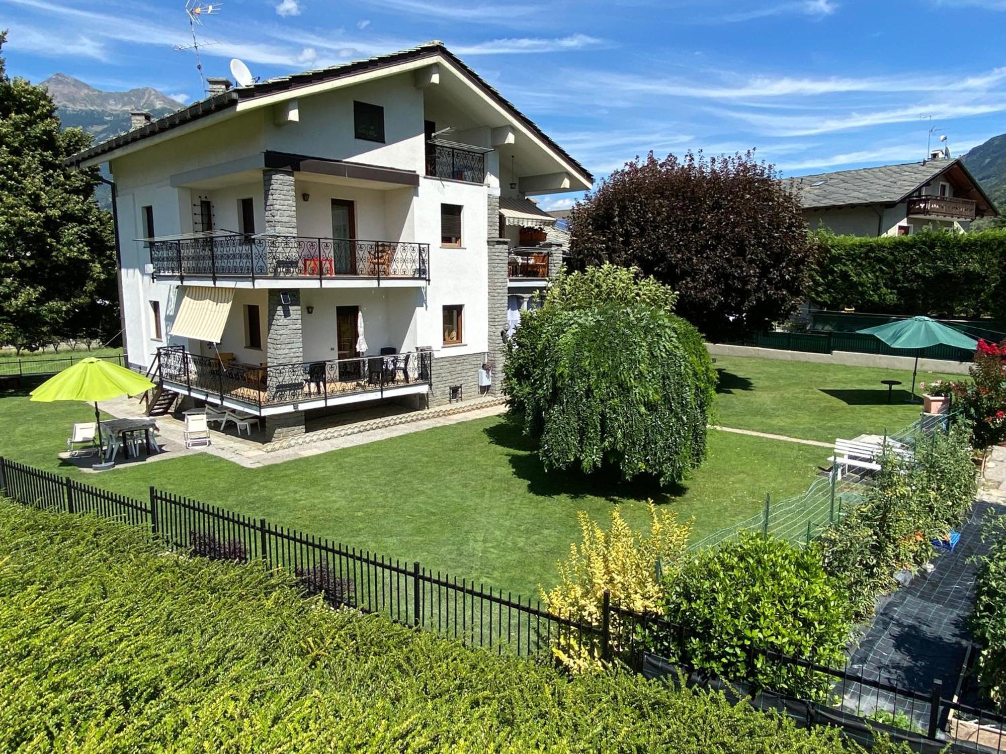 Il Tiglio Gressan Apartamento Aosta Exterior foto
